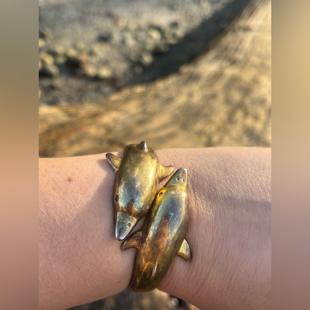 VINTAGE Dual Dolphin 🐬  Snap on Bracelet Womens Jewelry Unique Statement Piece